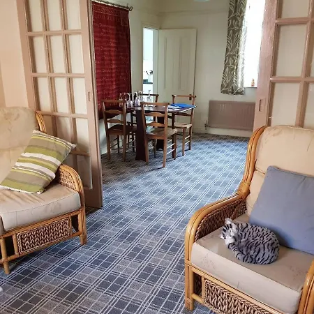 Relaxing 2-bed House - Sofabed Option Holiday home *