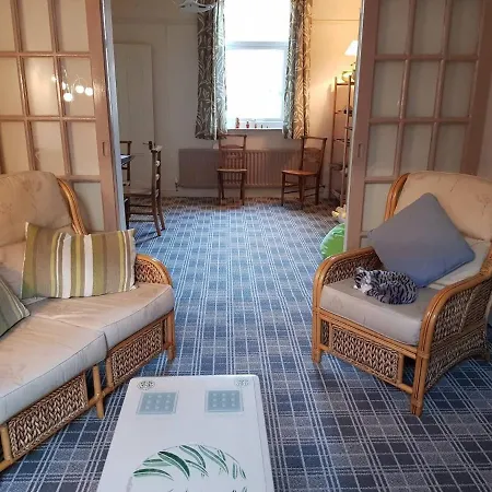 Relaxing 2-bed House - Sofabed Option