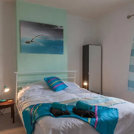 Relaxing 2-bed House - Sofabed Option