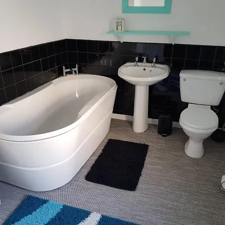 Relaxing 2-bed House - Sofabed Option Holiday home *
