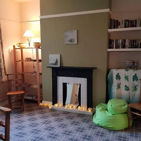 House - Sleeps 4 - Pets Ok - Parking - Garden בית נופש גיסבורו